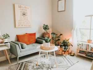 Collectie unieke handgrepen van leer en industriële plankdragers van Bij Lien voor moderne woonaccessoires