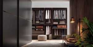 Home Showroom met diverse modellen kasten bij deze winkel in Breda, combinatie van stijl en functionaliteit