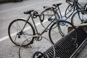 Home Fietsenstalling in Lelystad met moderne beveiligingssystemen en ruime parkeerplaatsen voor veilig fietsen parkeren